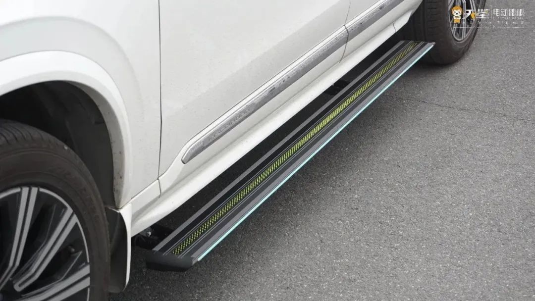 【安装效果】天鉴电动踏板适配20款 沃尔沃 xc90 双流光款效果展示